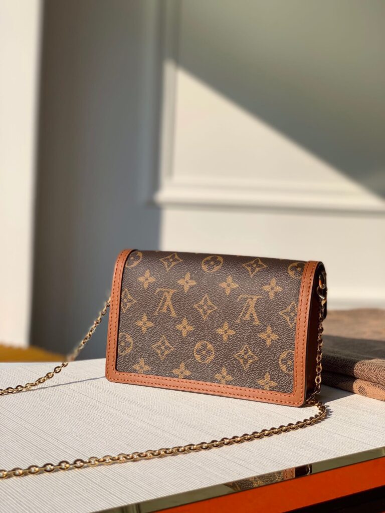 LV Mini Dauphine